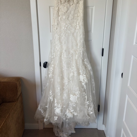 Enzoani Wedding Dress - Picture 6 of 11